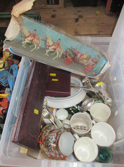 BOX OF MISCELLANEOUS INCLUDING CORGI SILVER JUBILEE COACH SET Image