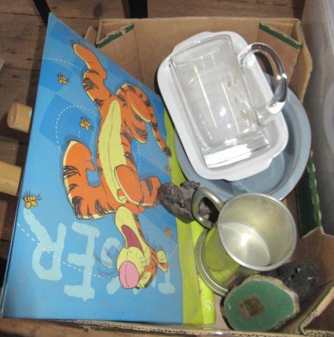 BOX OF MISCELLANEOUS ITEMS Image