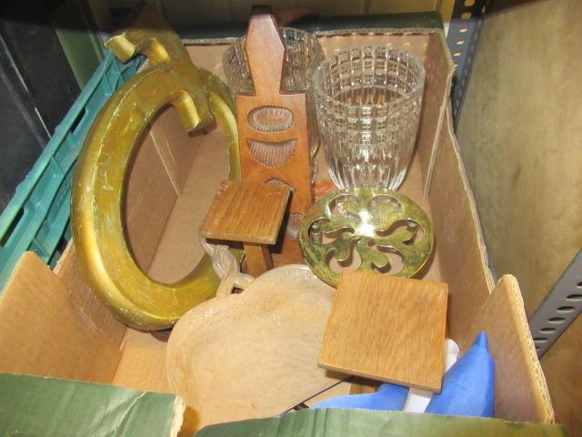 BOX OF MISCELLANEOUS INCLUDING TREEN AND A PAIR OF GLASS VASES Image