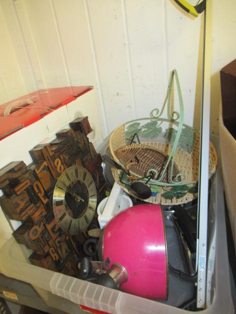 BOX OF MISCELLANEOUS ITEMS Image