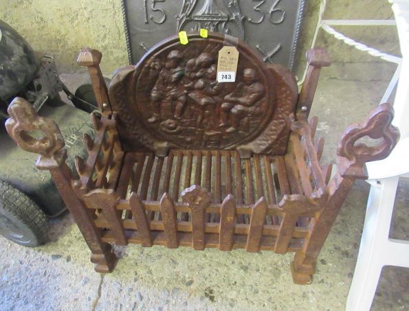 CAST IRON FIRE GRATE Image