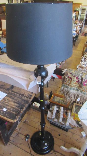BLACK STANDARD LAMP Image