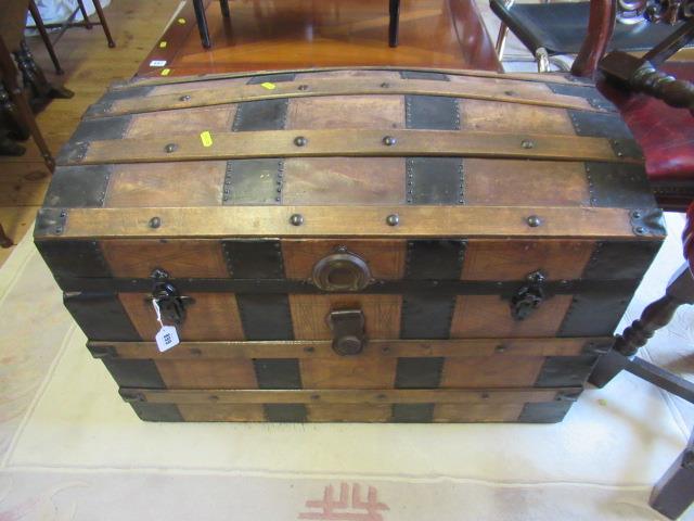 WOODEN RIBBED DOME TOPPED TRUNK Image