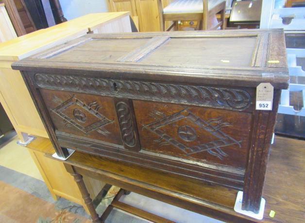SMALL OAK KIST Image