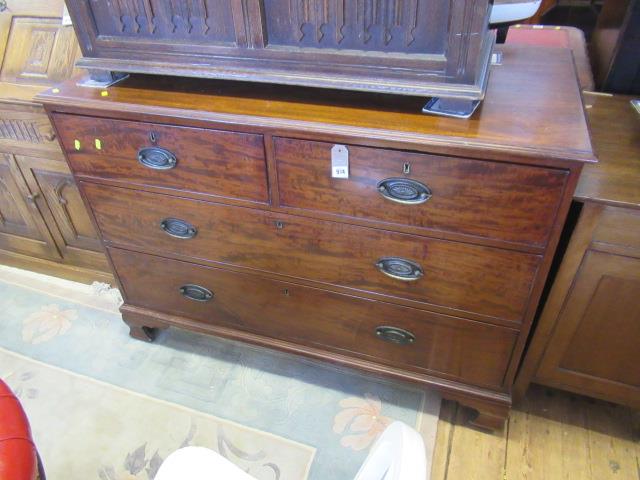 MAHOGANY CHEST OF DRAWERS Image