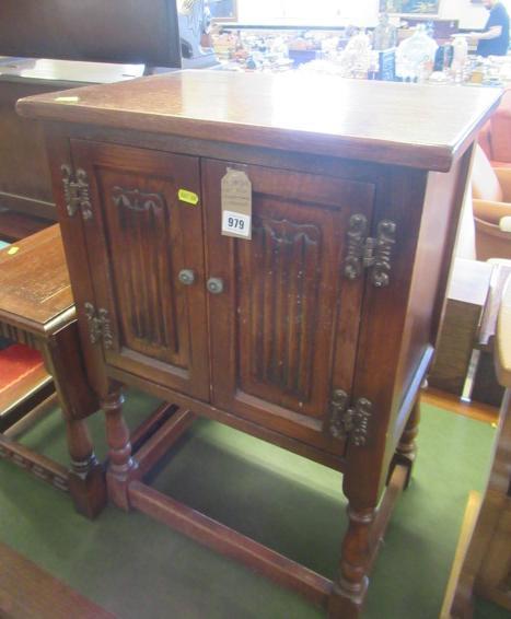 SMALL OAK OLD CHARM CUPBOARD Image