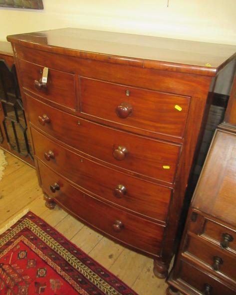 MAHOGANY BOW FRONTED CHEST OF DRAWERS Image