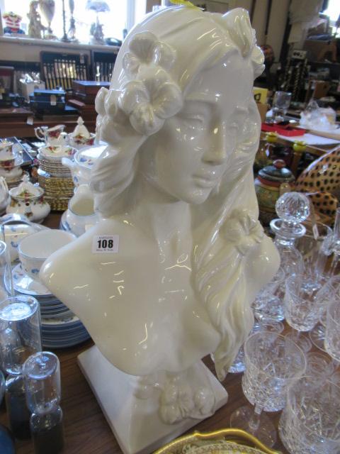 POTTERY BUST Image