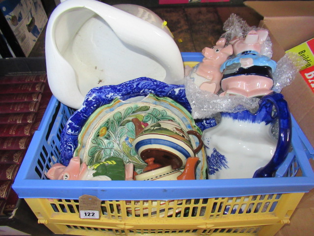 QUANTITY OF CERAMICS INCLUDING WADE PIGGY BANK ETC Image