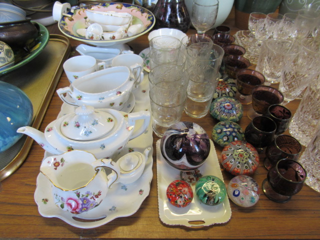 QUANTITY OF CERAMICS AND GLASS Image