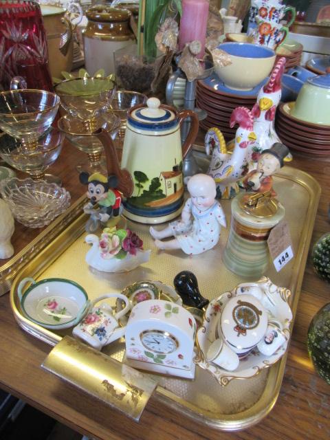TRAY OF MISCELLANEOUS INCLUDING WEDGWOOD Image