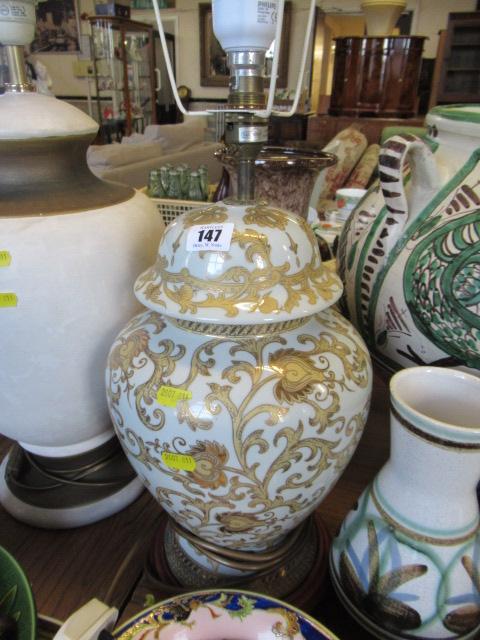 CERAMIC TABLE LAMP Image