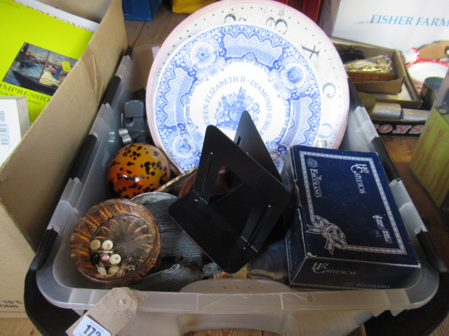 BOX OF MISCELLANEOUS ITEMS Image