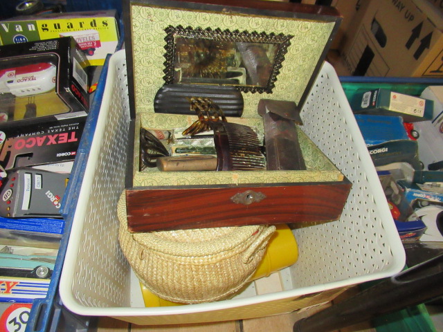 BOX OF COLLECTABLES INCLUDING VINTAGE HAIR COMBS AND FOUNTAIN PENS ETC Image
