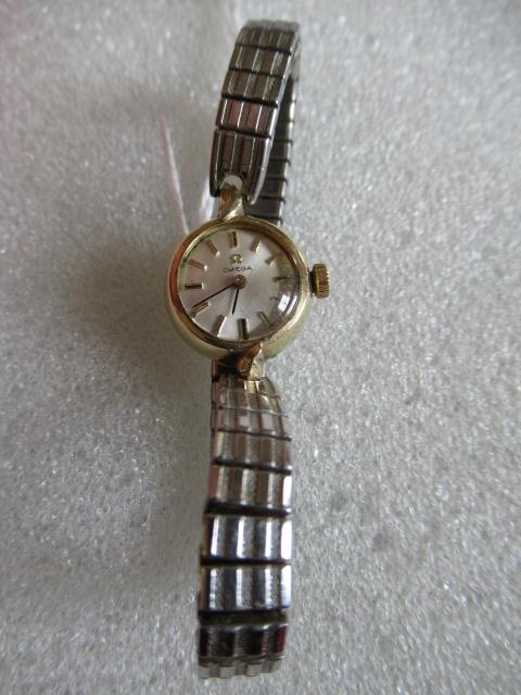 LADY'S OMEGA WRISTWATCH Image