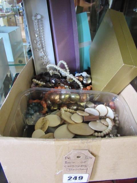 BOX OF COSTUME JEWELLERY Image