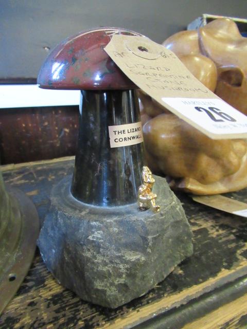 LIZARD SERPENTINE STONE MUSHROOM Image