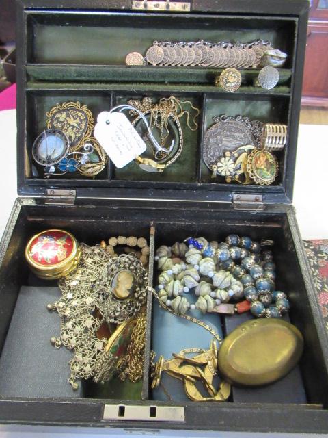 JEWELLERY CASE AND CONTENTS Image