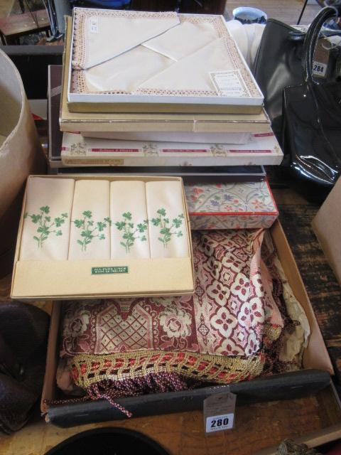 NEW AND BOXED VINTAGE TABLE LINEN SETS ETC Image