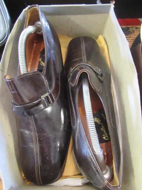 PAIR OF VINTAGE GENTS CHARLES HORRELL SLIP ON SHOES AND A WALLET Image