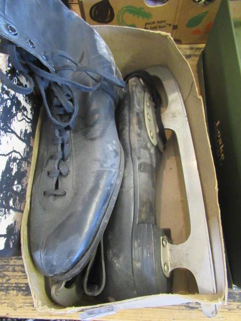 VINTAGE ICE SKATES Image