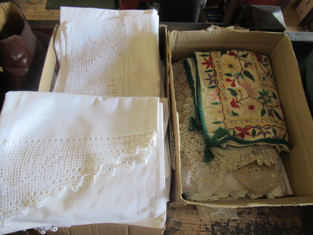 TWO SMALL BOXES OF TABLE AND OTHER LINEN ETC Image