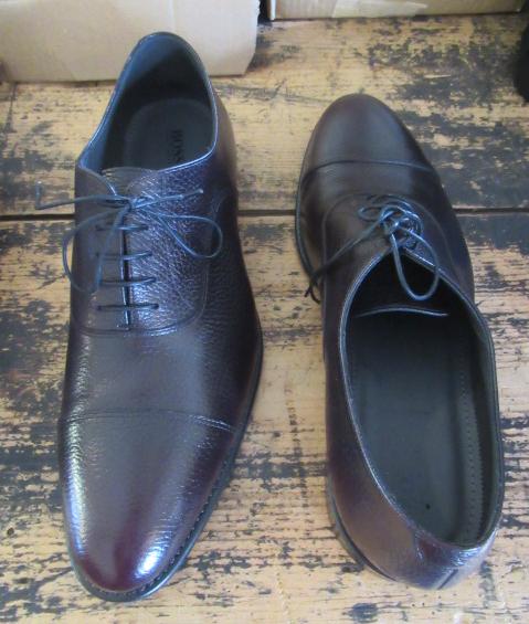 PAIR OF GENTS HUGO BOSS LEATHER SHOES SIZE 10 Image