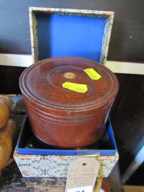 BOX OF COSTUME JEWELLERY AND CIRCULAR WOOD LIDDED POT Image
