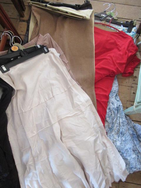 BOX OF VINTAGE SKIRTS ETC Image