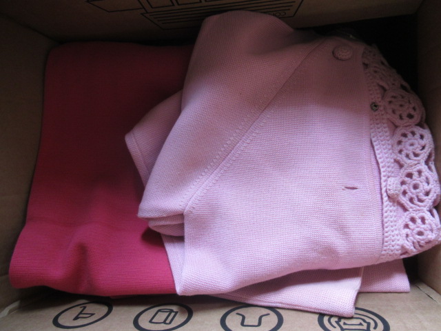 BOX OF LADIES VINTAGE KNITTED CLOTHING ETC Image