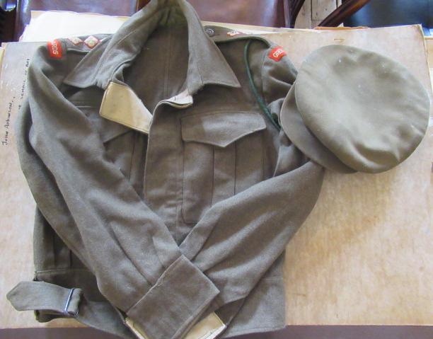 GREEN HOWARDS ARMY JACKET AND CAP Image
