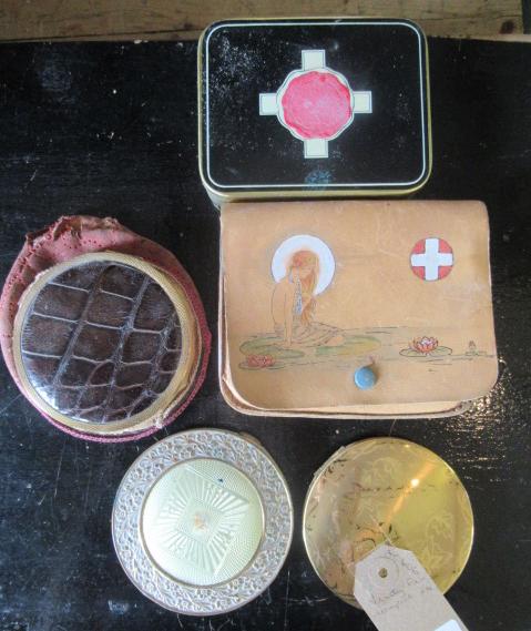 VANITY FAIR COMPACT ETC Image