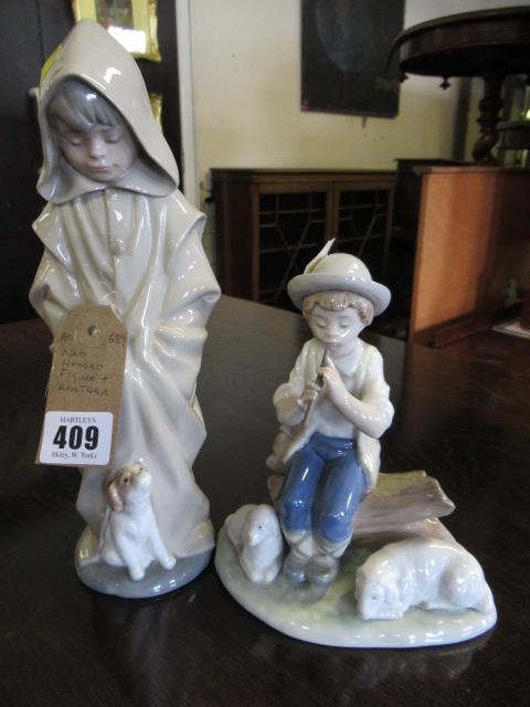 TWO NAO FIGURES Image