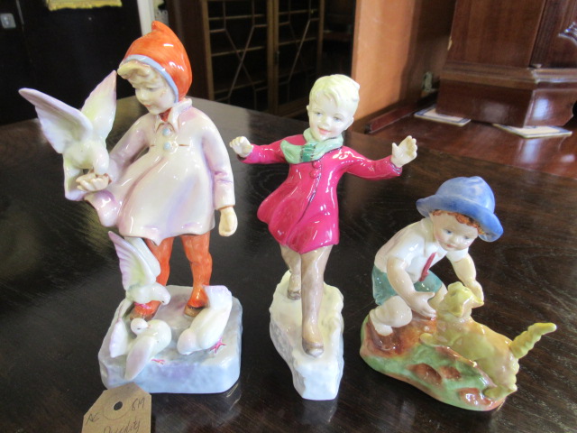THREE ROYAL WORCESTER FIGURES Image