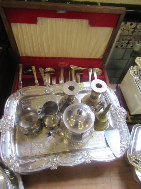 EPNS TEASET AND TRAY AND A CANTEEN OF CUTLERY Image