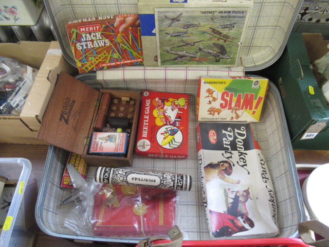 SUITCASE OF VINTAGE GAMES Image
