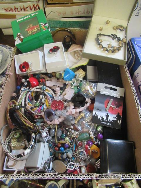 BOX OF COSTUME JEWELLERY Image