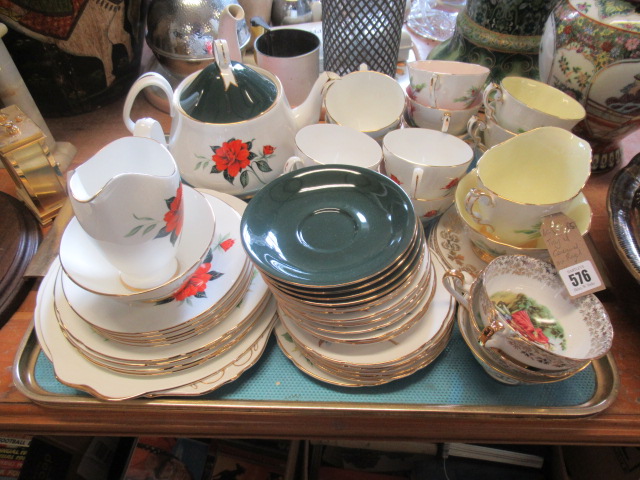 TRAY OF ROYAL ALBERT TAHITI AND OTHER CERAMICS Image