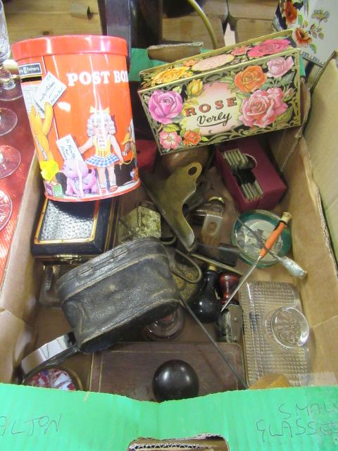 BOX OF COLLECTABLES Image