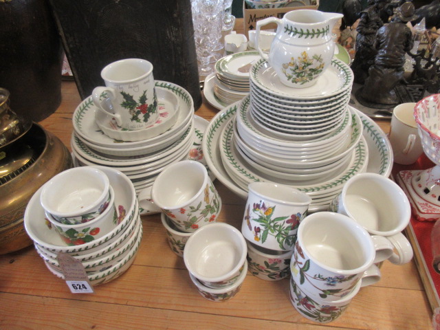 QUANTITY OF PORTMEIRION BOTANICAL DINNERWARE Image