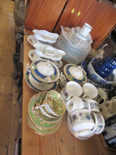 QUANTITY OF MIXED CERAMICS Image