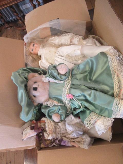 BOX OF DOLLS Image