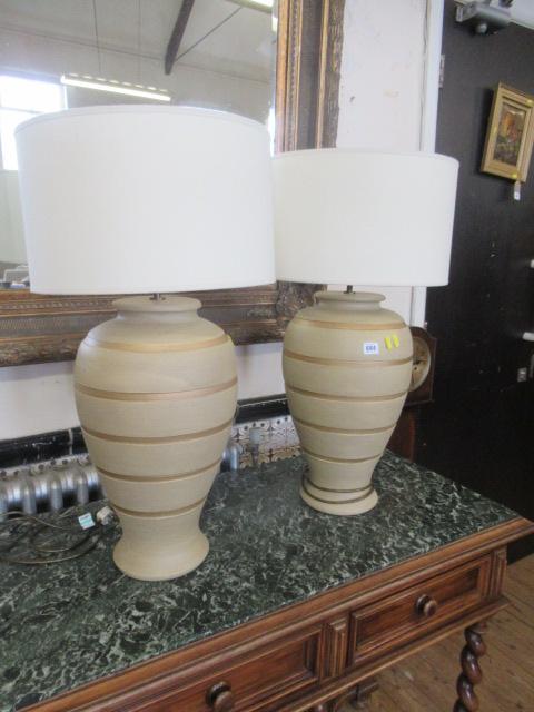 PAIR OF LARGE MATCHING TABLE LAMPS Image