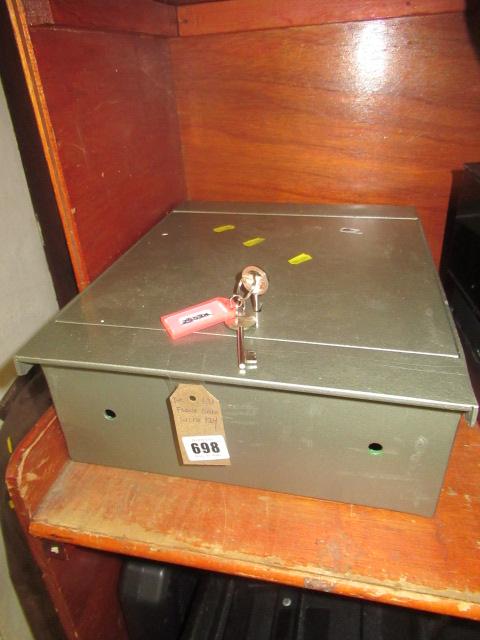 FLOOR SAFE WITH KEY Image