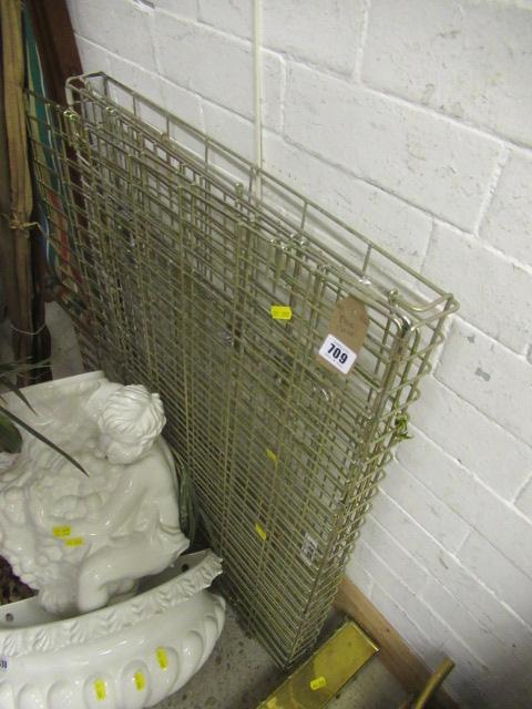 DOG CRATE Image