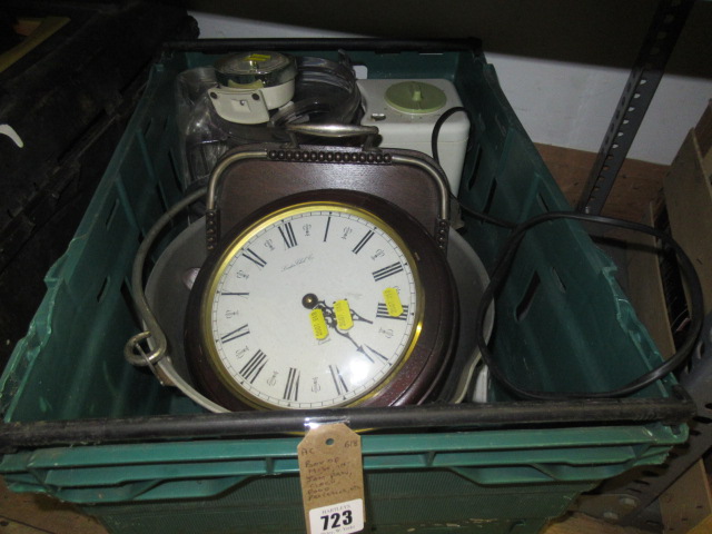 BOX OF MISCELLANEOUS INCLUDING JAM PAN AND FOOD PROCESSOR Image