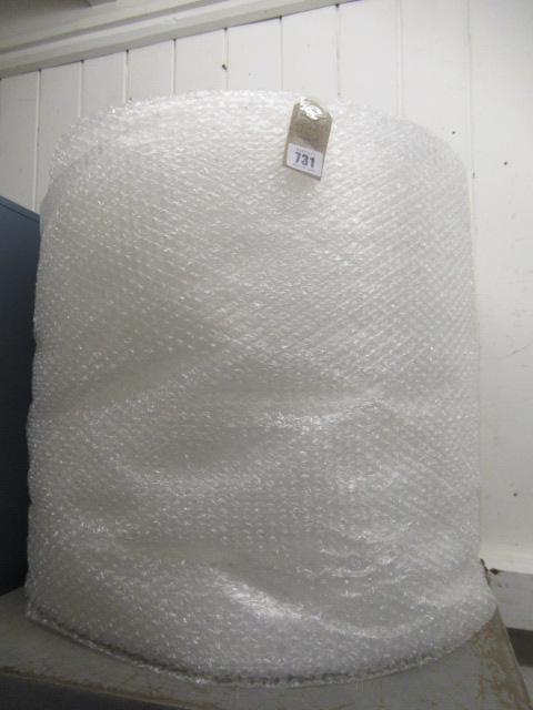 LARGE ROLL OF BUBBLE WRAP Image