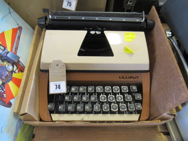 CHILDS LILLIPUT TYPEWRITER Image