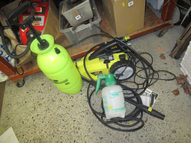 SMALL KARCHER PRESSURE WASHER Image