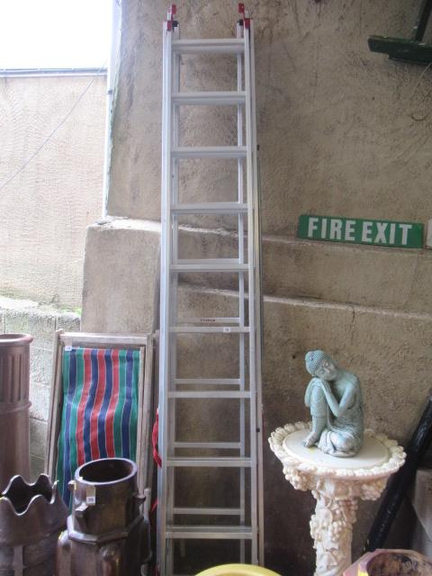 ALUMINIUM THREE PART LADDER Image